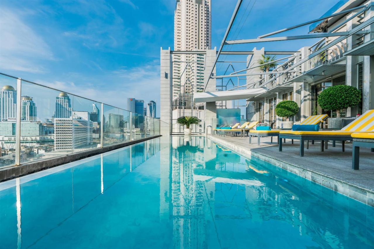 Akara Hotel Bangkok Exteriör bild The rooftop pool at the hotel